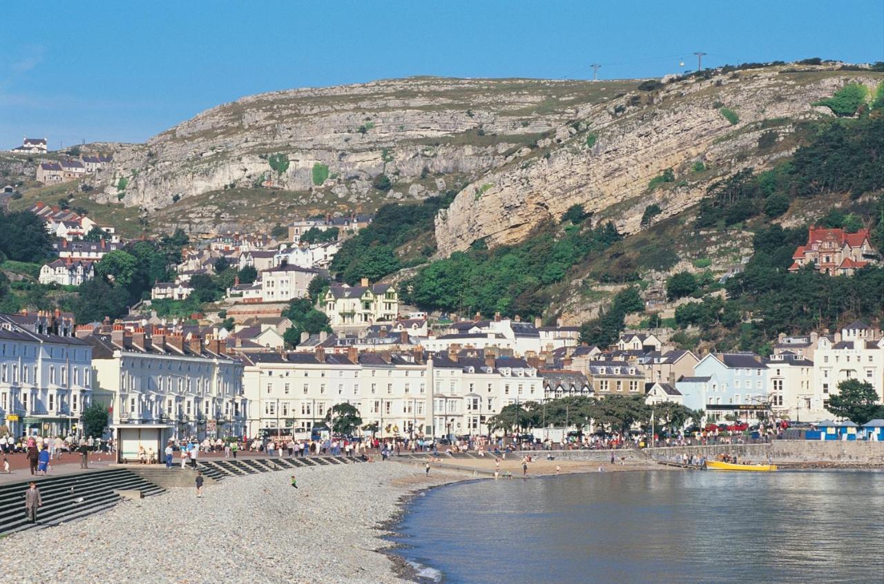 Imperial Hotel Llandudno Bagian luar foto